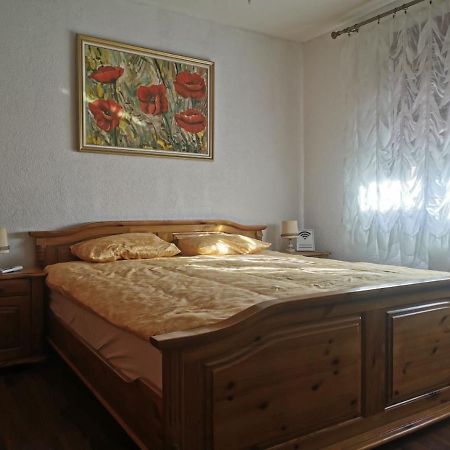 Отель House Leyla Бихач Экстерьер фото