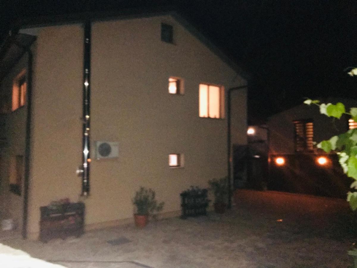Отель House Leyla Бихач Экстерьер фото