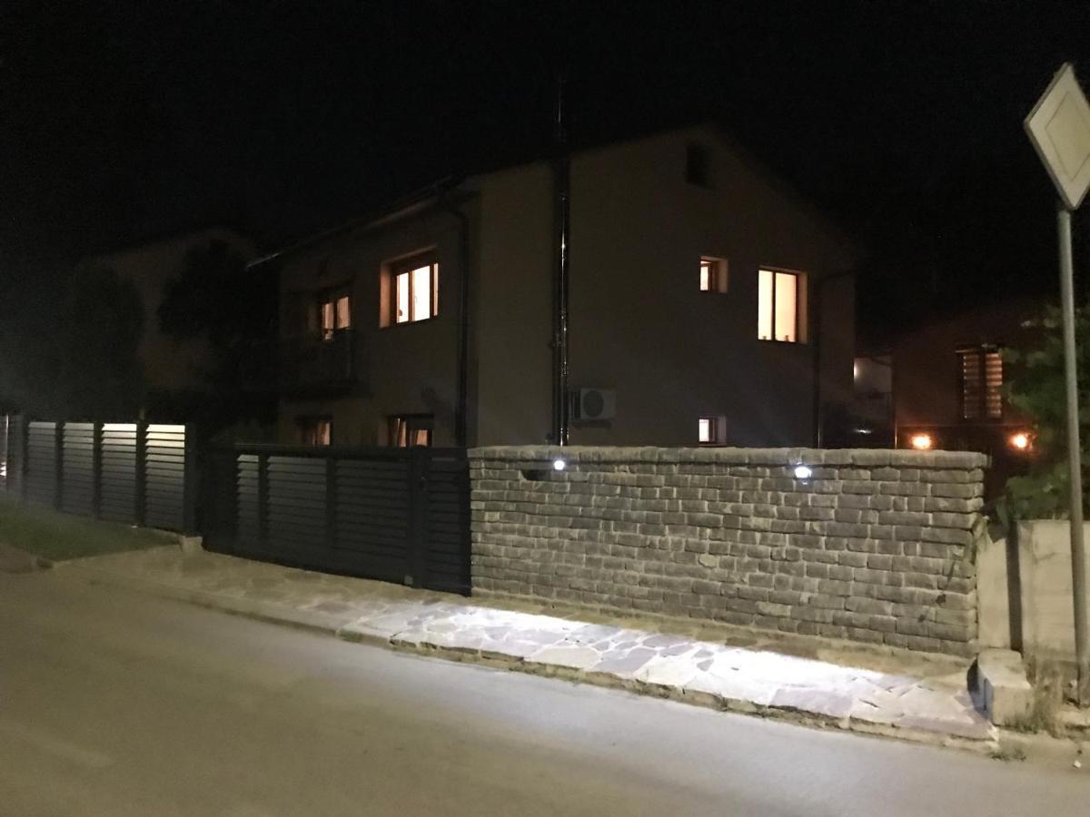 Отель House Leyla Бихач Экстерьер фото