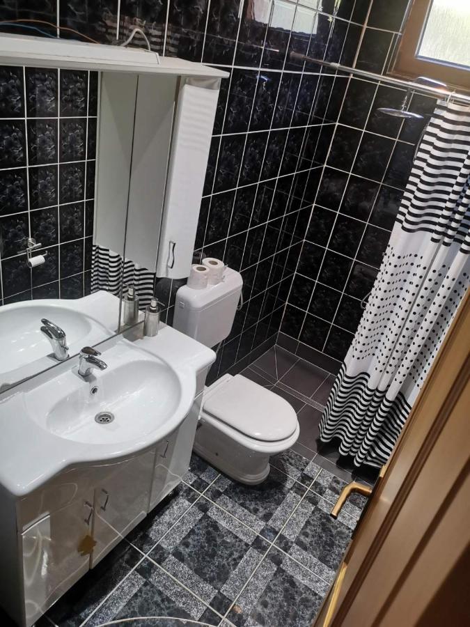 Отель House Leyla Бихач Экстерьер фото