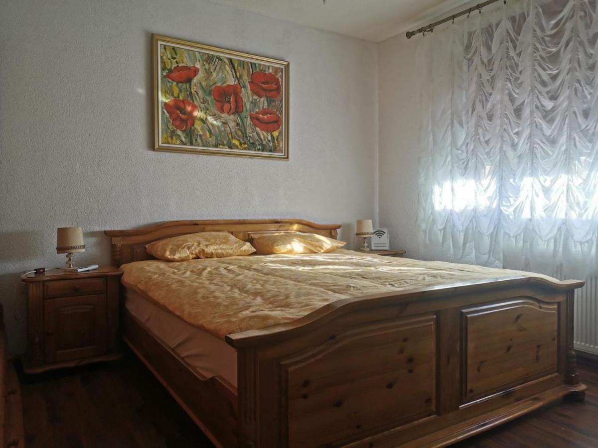 Отель House Leyla Бихач Экстерьер фото