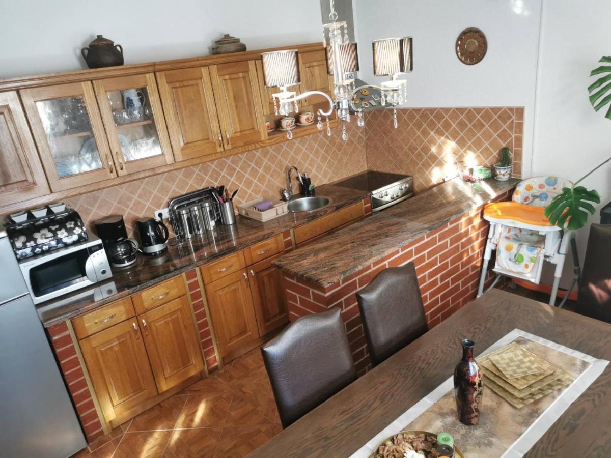 Отель House Leyla Бихач Экстерьер фото