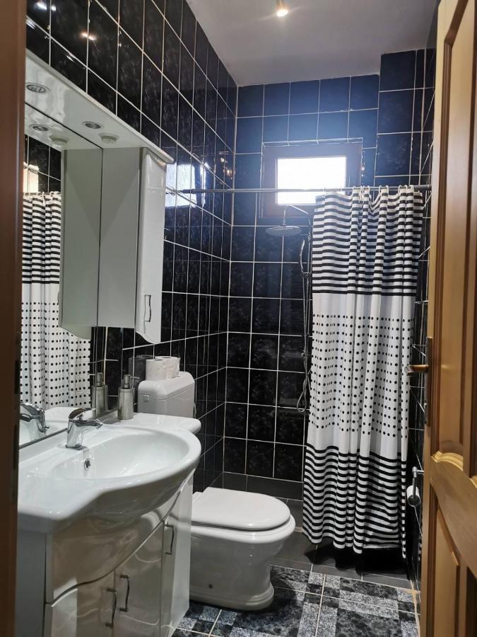 Отель House Leyla Бихач Экстерьер фото