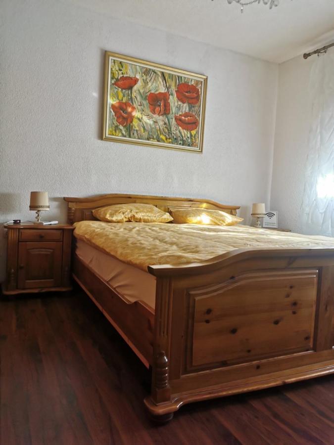 Отель House Leyla Бихач Экстерьер фото