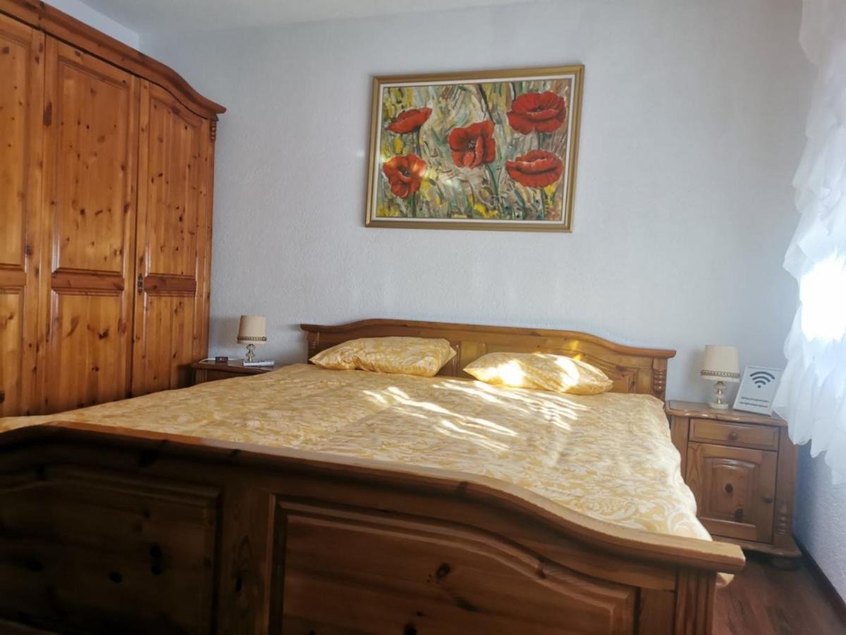 Отель House Leyla Бихач Экстерьер фото