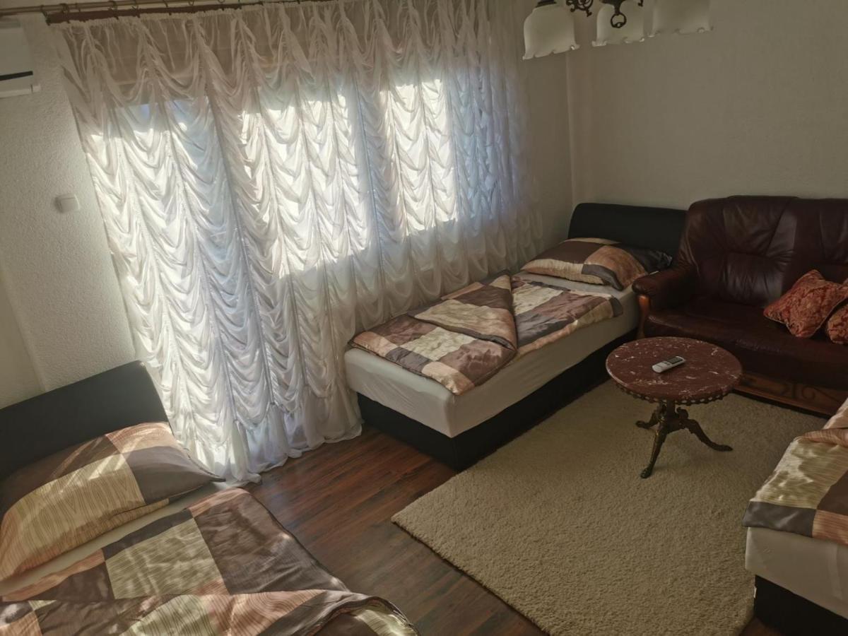 Отель House Leyla Бихач Экстерьер фото