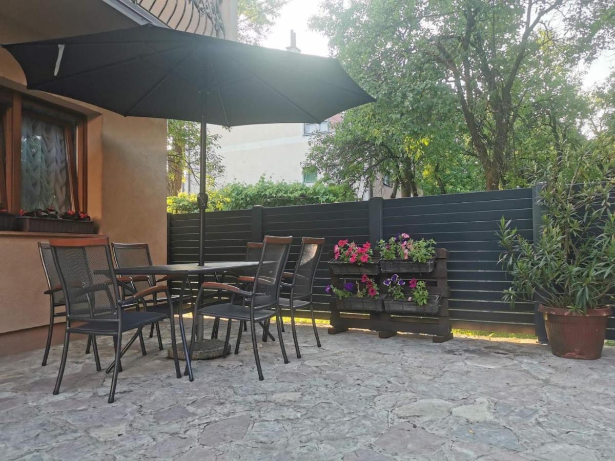 Отель House Leyla Бихач Экстерьер фото