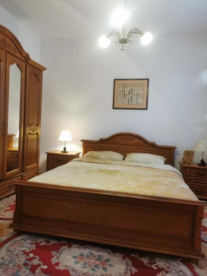 Отель House Leyla Бихач Экстерьер фото