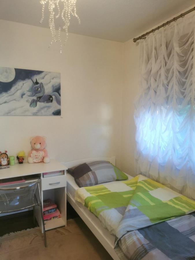 Отель House Leyla Бихач Экстерьер фото
