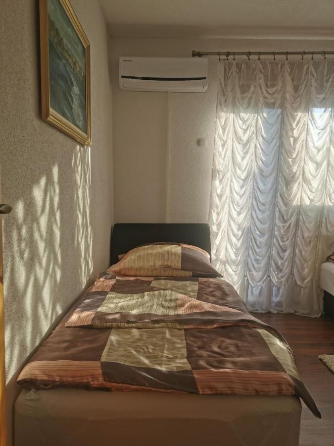 Отель House Leyla Бихач Экстерьер фото